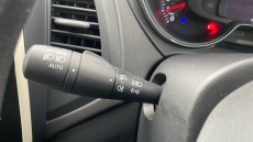 Renault Captur 0.9 TCE 90 Play 5dr Petrol Hatchback